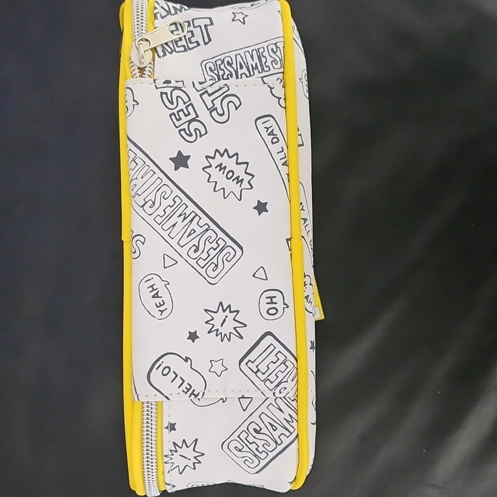 🎉HP🎉 Sesame Street Wet n Wild Cosmetic Bag - Picture 4 of 4